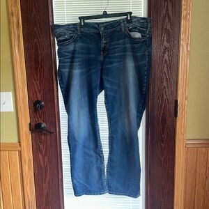 Plus size women’s Silver Jeans, Suki boot cut.